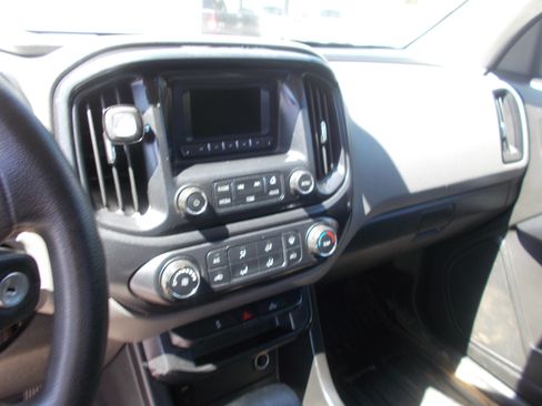Used 2015 Chevrolet Colorado 2WD Extended Cab W/T image 8