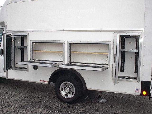 Used 2022 Chevrolet Express 3500 UNAVAIL RWD image 11