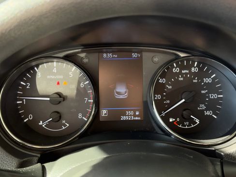 Used 2022 Nissan Rogue Sport S image 11