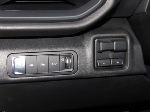 Used 2024 Chevrolet Silverado EV W/T image 3