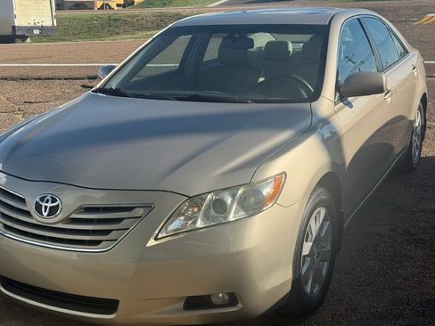 Used 2009 Toyota Camry V6 FWD image 4
