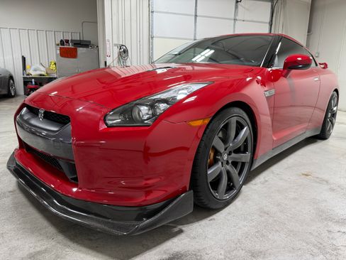 Used 2010 Nissan GT-R Premium AWD/4WD image 11