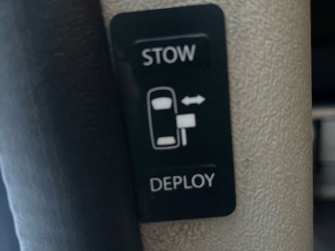 Used 2016 Dodge Grand Caravan SE image 7