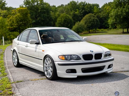 Used 2004 BMW 330i Sedan RWD image 24