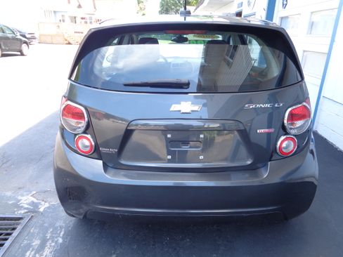 Used 2016 Chevrolet Sonic LT Hatchback FWD image 9