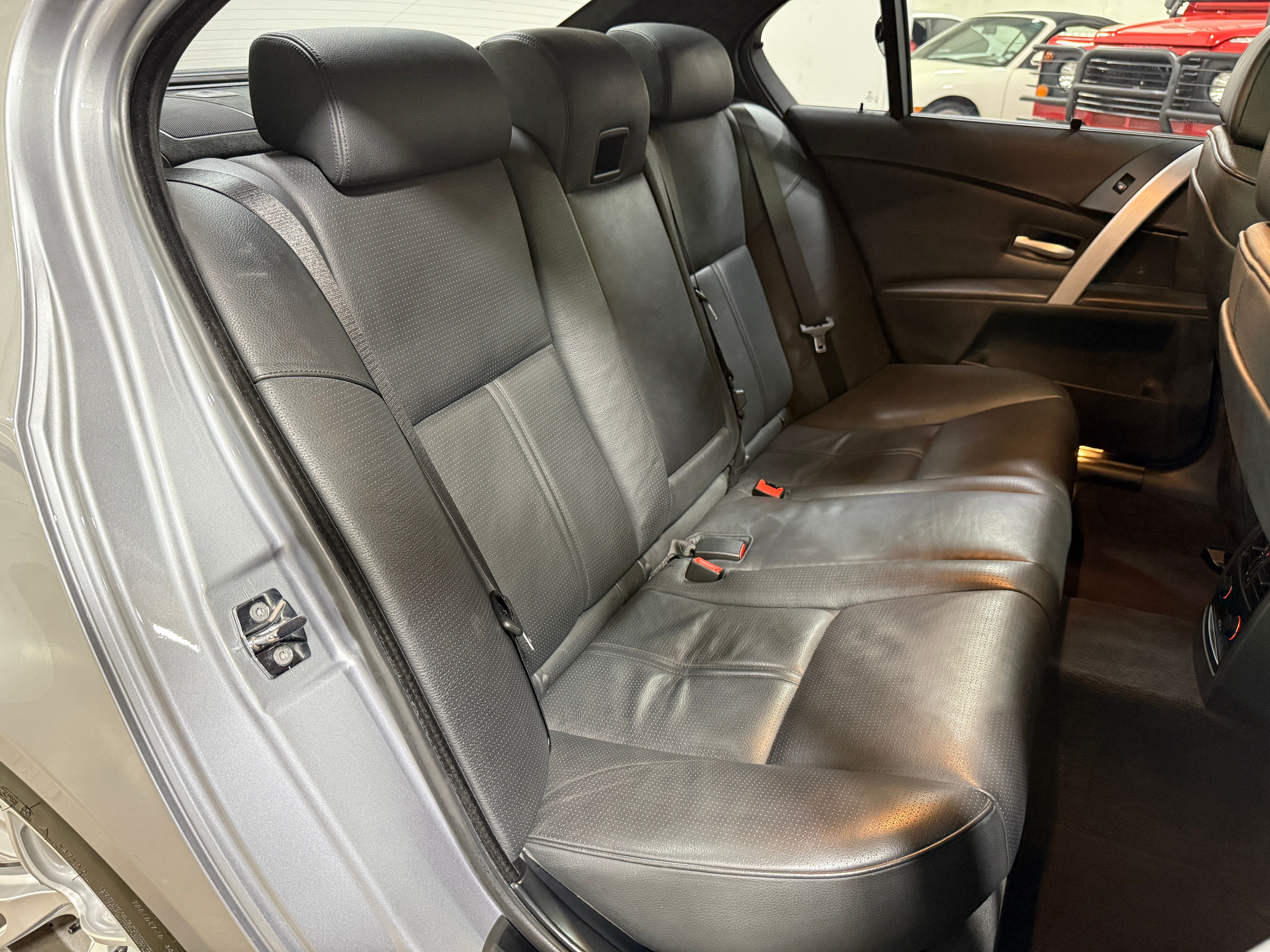 Used 2007 BMW M5 RWD image 34