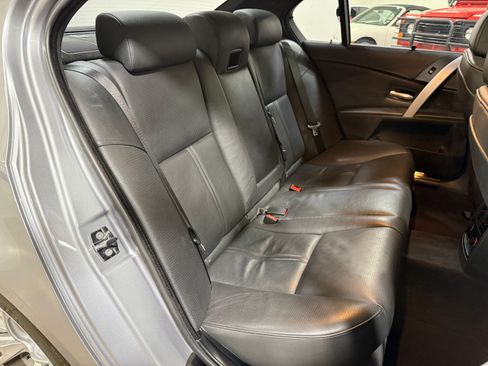 Used 2007 BMW M5 RWD image 34