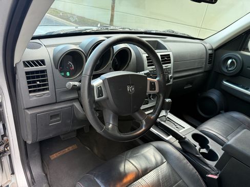 Used 2009 Dodge Nitro R/T image 8