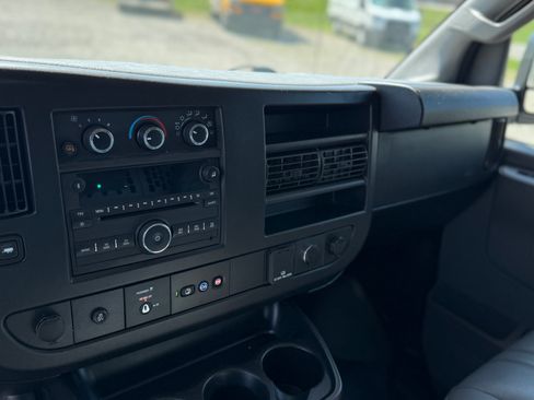 Used 2021 Chevrolet Express 3500 image 15