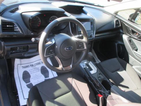Used 2019 Subaru Impreza 2.0i Premium image 12