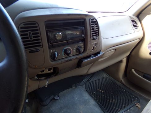 Used 1998 Ford F150 XL image 9