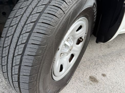 Used 2013 Nissan Frontier S image 27