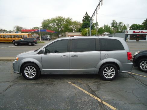 Used 2019 Dodge Grand Caravan SXT FWD image 6