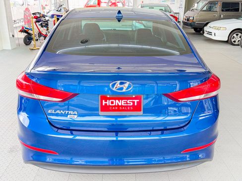Used 2017 Hyundai Elantra SE image 5