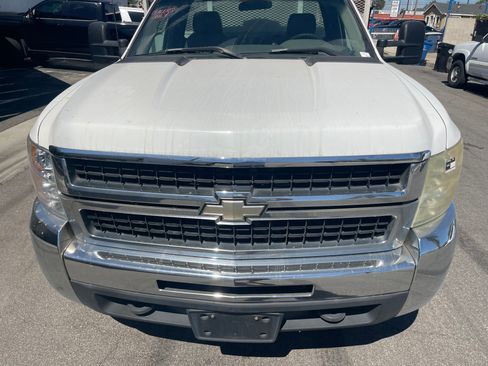 Used 2008 Chevrolet Silverado 3500 image 2
