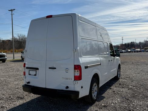Used 2021 Nissan NV 2500 S image 3