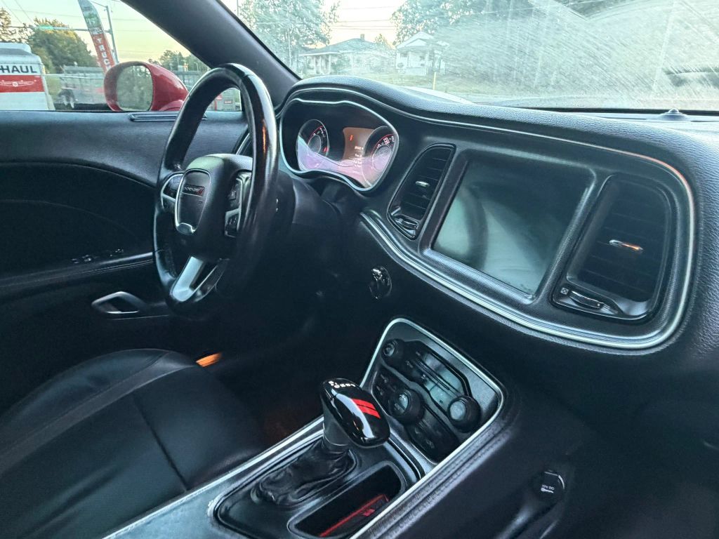 Used 2015 Dodge Challenger SXT Plus RWD image 9
