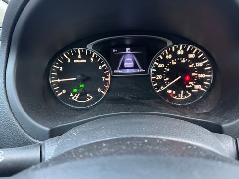 Used 2018 Nissan Altima image 5