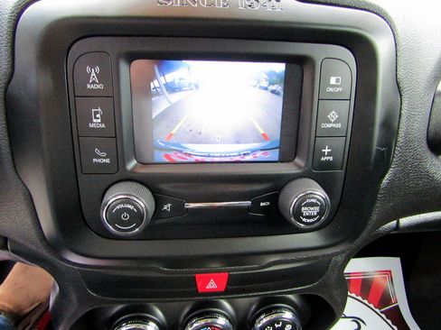 Used 2017 Jeep Renegade 4WD Sport image 26