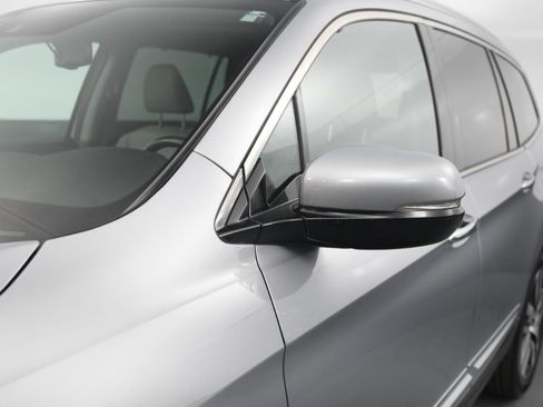 Used 2017 Honda Pilot Touring image 11