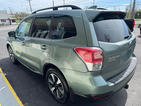 Used 2017 Subaru Forester 2.5i Limited AWD/4WD image 4