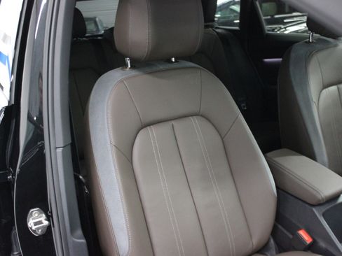 Used 2025 Audi Q4 e-tron Premium image 42