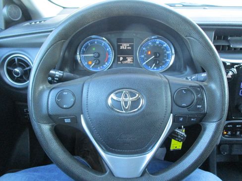 Used 2017 Toyota Corolla LE image 24