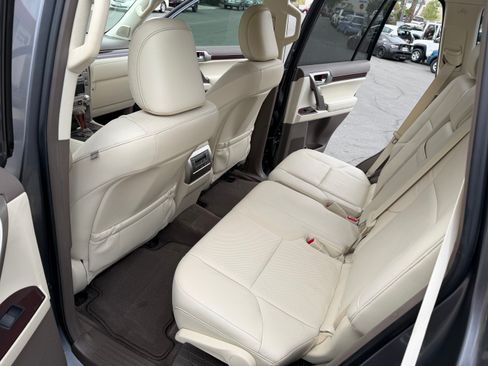 Used 2016 Lexus GX 460 image 21