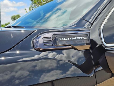 Used 2024 GMC Sierra 3500 4x4 Crew Cab Denali Ultimate image 11