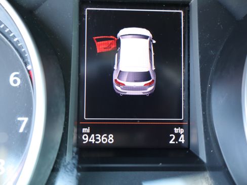 Used 2019 Volkswagen GTI SE image 25