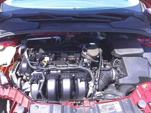 Used 2013 Ford Focus SE Hatchback FWD image 40