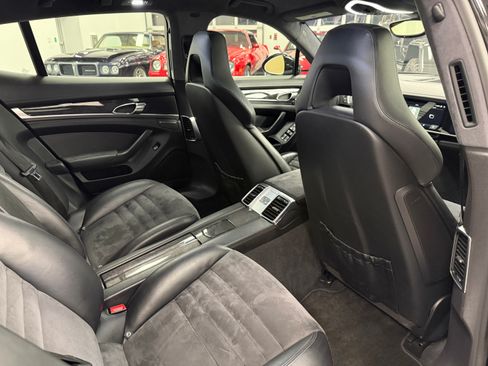 Used 2013 Porsche Panamera GTS image 33