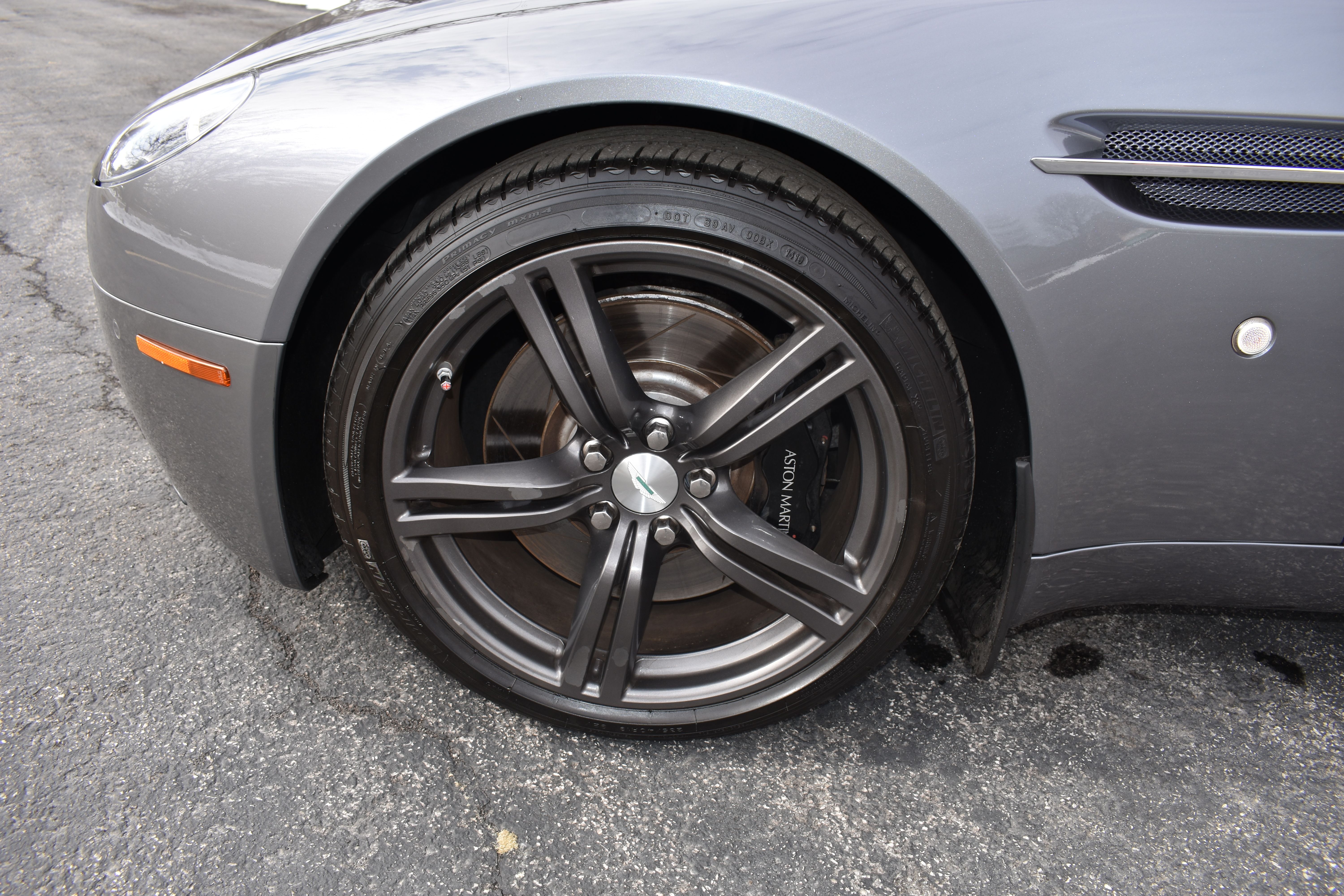 Used 2009 Aston Martin V8 Vantage Roadster RWD image 23