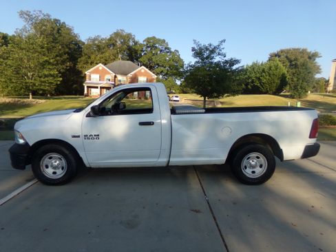 Used 2016 RAM 1500 Regular Cab Tradesman RWD image 6