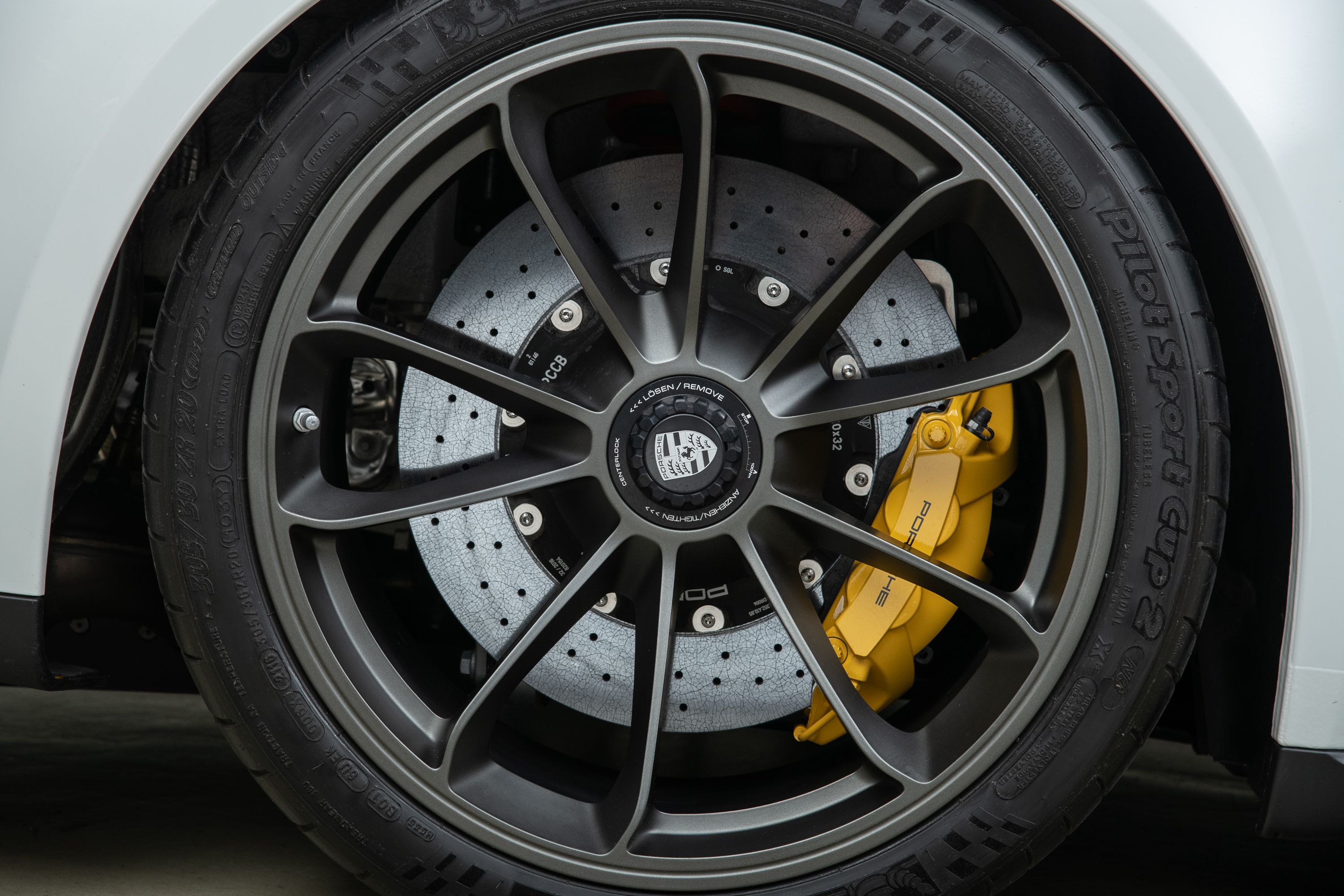 Used 2016 Porsche 911 R RWD image 57