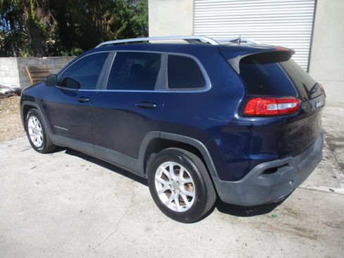 Used 2016 Jeep Cherokee Latitude image 3