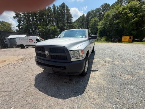Used 2018 RAM 2500 4x4 Crew Cab ST image 2