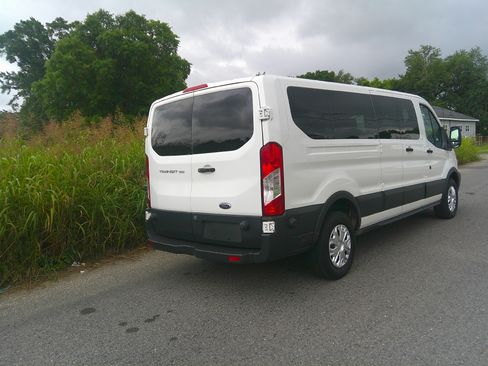 Used 2018 Ford Transit 350 XLT image 6