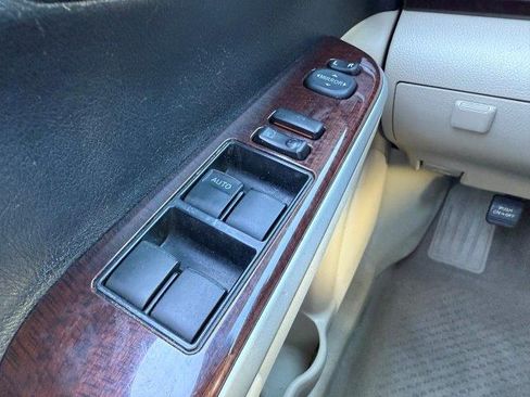 Used 2013 Toyota Camry XLE image 18