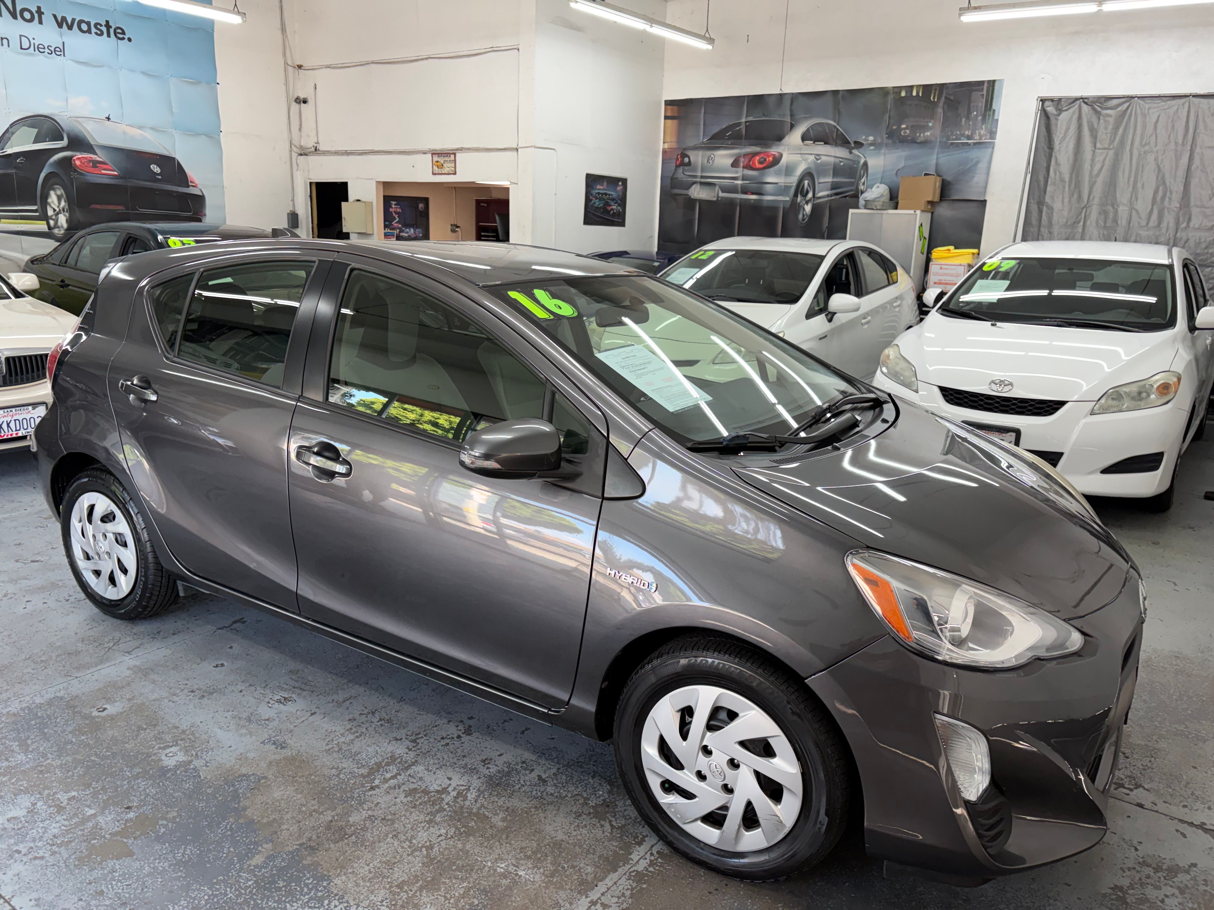 Used 2016 Toyota Prius C One FWD image 10