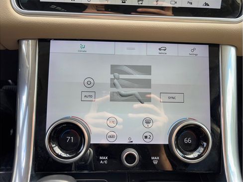 Used 2020 Land Rover Range Rover Sport SE image 35