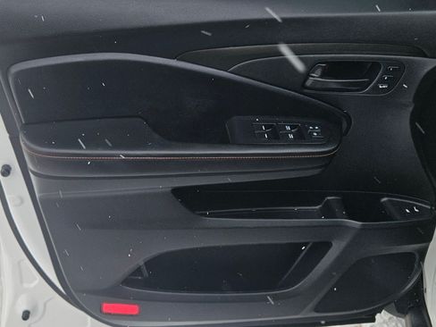 Used 2025 Honda Passport TrailSport image 19