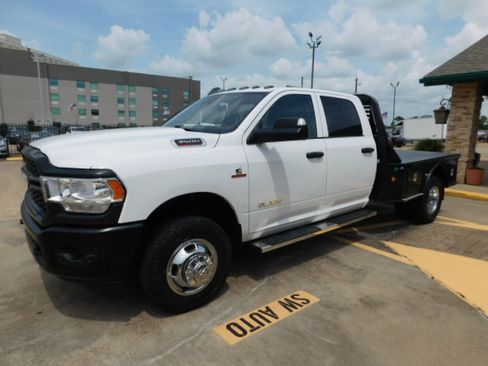 Used 2022 RAM 3500 4x4 Crew Cab Tradesman DRW image 4