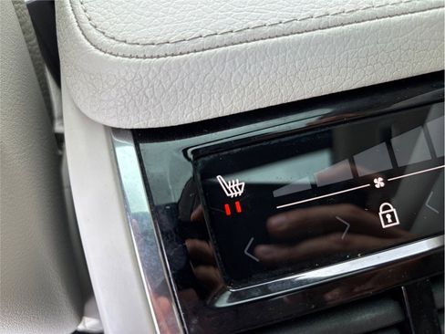 Used 2021 Volvo XC90 T6 Momentum image 40