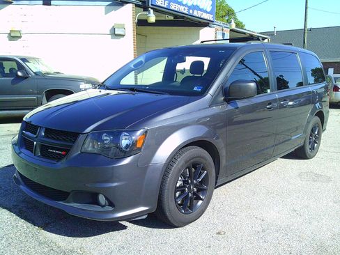 Used 2019 Dodge Grand Caravan GT FWD image 1