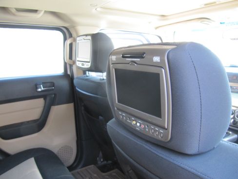 Used 2006 HUMMER H3 Luxury image 25