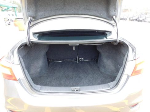 Used 2019 Nissan Sentra S image 8