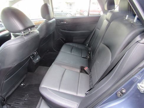 Used 2018 Subaru Outback 3.6R Limited image 16