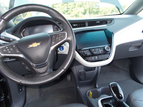 Used 2017 Chevrolet Bolt Premier image 19