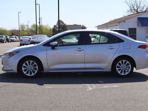 Used 2020 Toyota Corolla LE image 5